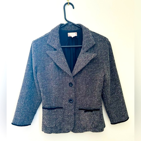 Luna Chix Jackets & Blazers - Luna Chix juniors black and white blazer with cute bow tie details!